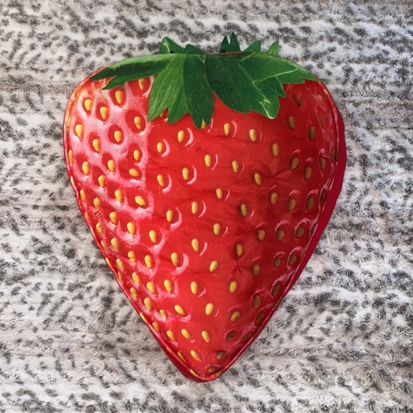 Strawberry Costume - Picture 4 of 4